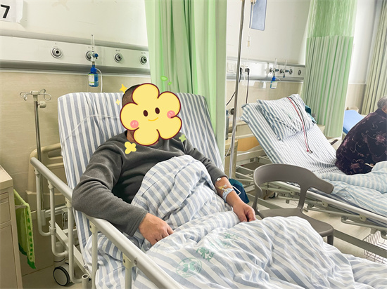 護心不停歇，一天內(nèi)成功救治兩例心?；颊? title=