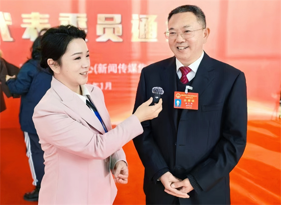 黨委書(shū)記姚文林參加襄陽(yáng)市第十八屆人民代表大會(huì)第四次會(huì)議