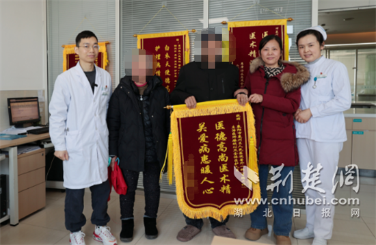 【荊楚網(wǎng)】八旬老人突發(fā)腹痛 緊急手術(shù)挽救生命